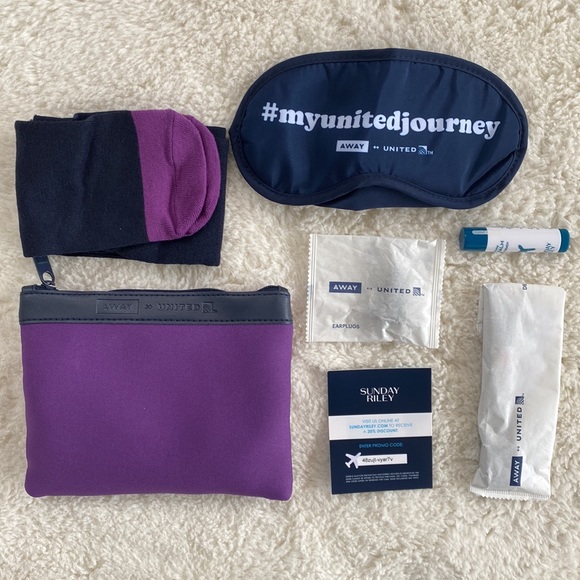 ❤️ Away Travel x United Global Travel Kit New - Picture 5 of 5